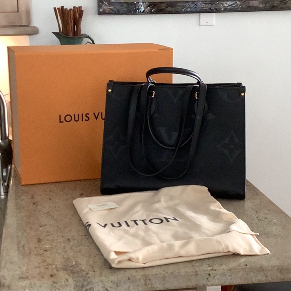 Louis Vuitton - BRAND NEW OnTheGo MM Tote